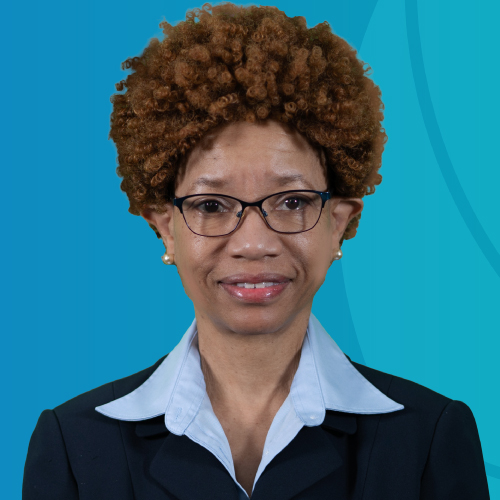 Angela Poole headshot